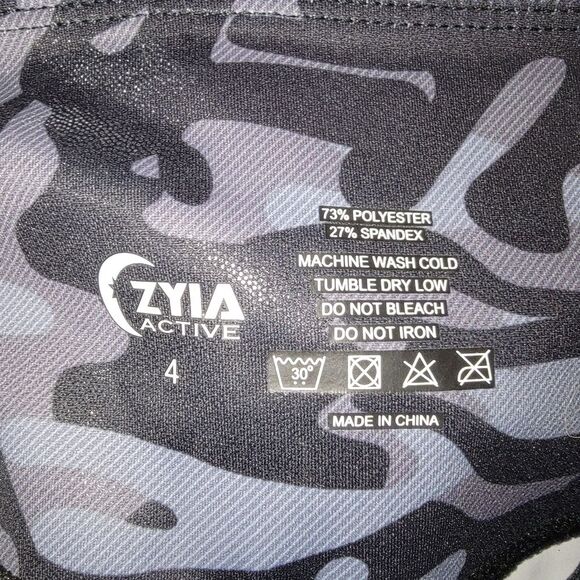 Zyia black camo metallic pocket light n tight high rise Capri legging size 4 - Picture 4 of 4